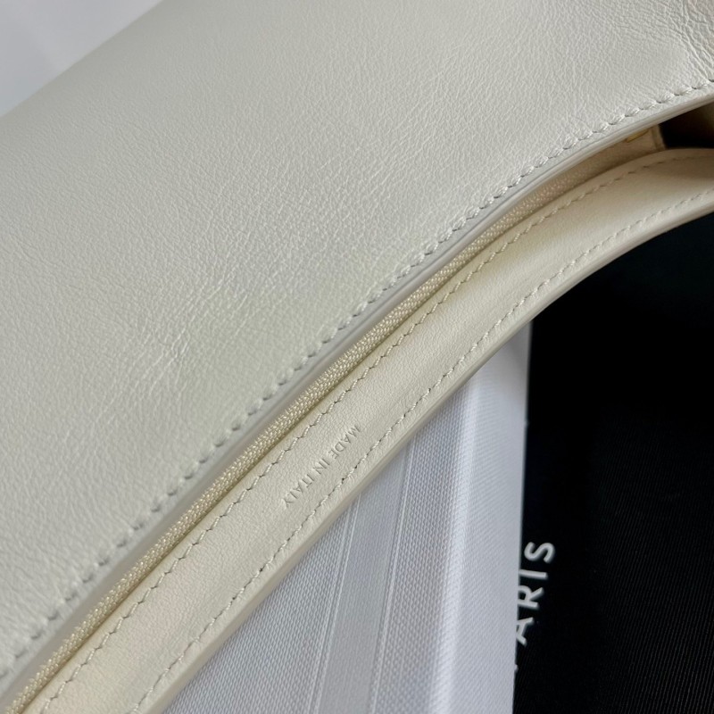 Celine Hobo