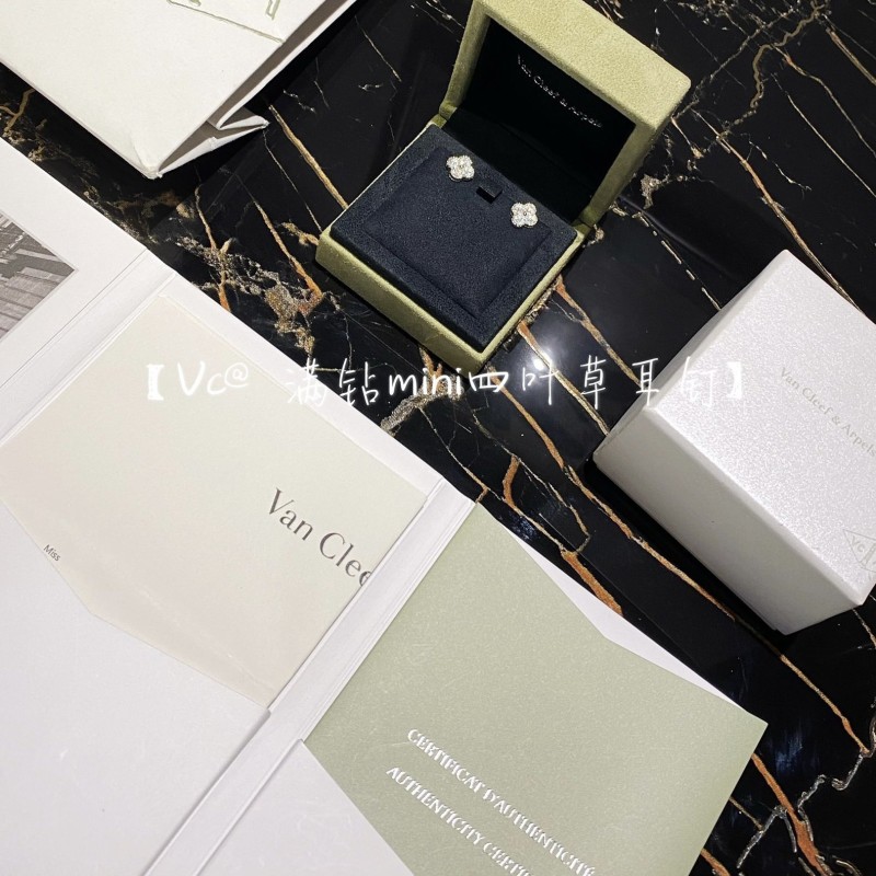 VCA Earrings 