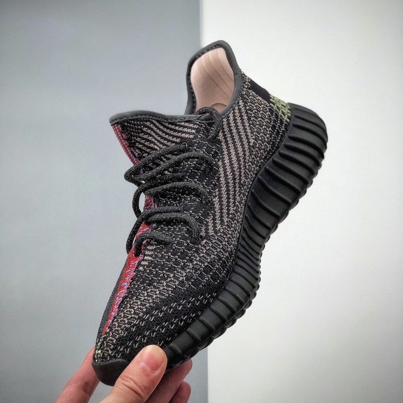 Adidas Yeezy 350 羽毛满天星