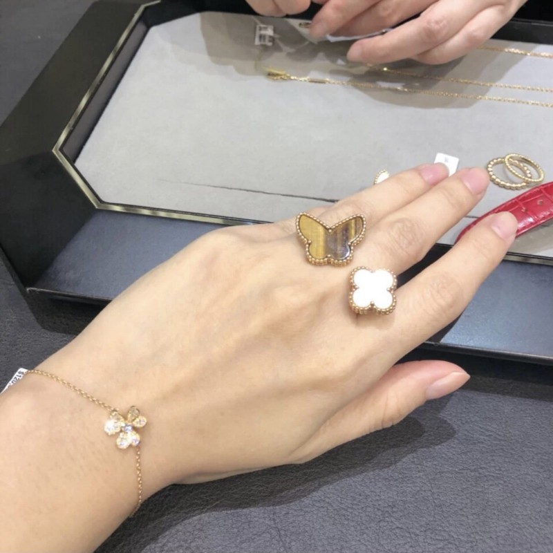 VCA Ring
