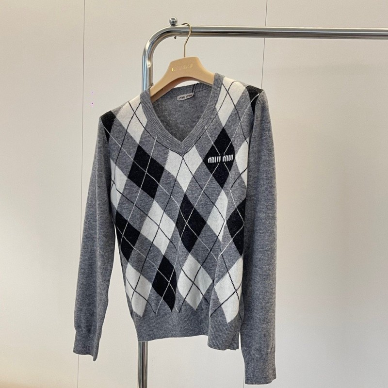 MiuMiu Vest / Long Sleeves Tee